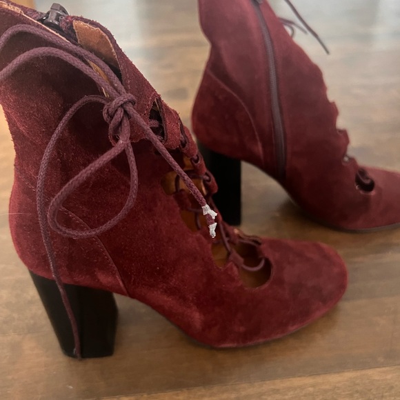 Brand new Jonak boots heels, size 37 euro, burgundy. I wore them once. - Picture 2 of 3